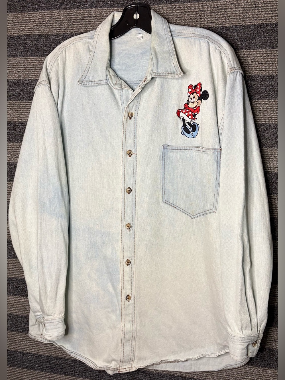 Vintage 90’s Disney Minnie Mouse Embroidered Light Wash Denim Shirt Men’s XL